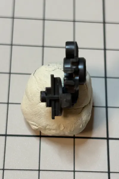 バルバトス胸部パーツ平行ではない