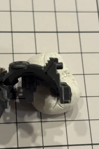 バルバトス胸部パーツ左から右へ取り付け